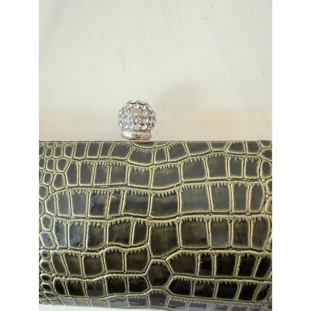 Mod Clutch Bag Women's Green Detachable Strap Clasp Closure Crocodile Embossed
